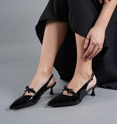 LUXE BELLE Women Heels Black � Buckle Bow Heels